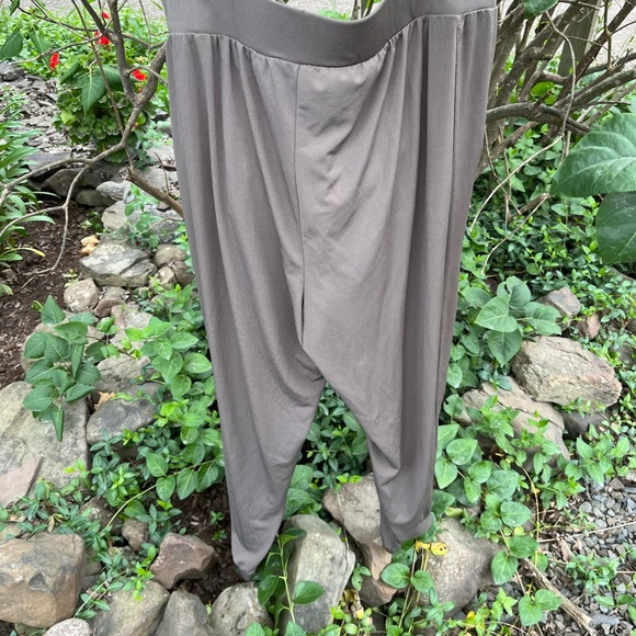 Lisa Rinner pants - Picture 2 of 3